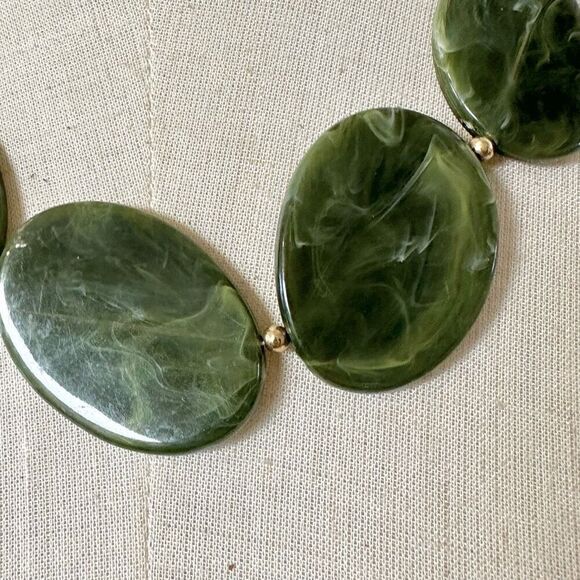 Green beaded necklace - Picture 2 of 8